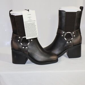 Elegant Distressed Brown Heeled Boots